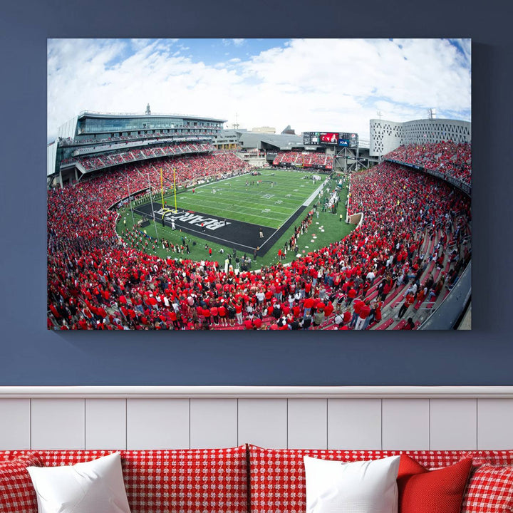 Cincinnati Bearcats Football Team Print - Nippert Stadium Wall Art Canvas Print