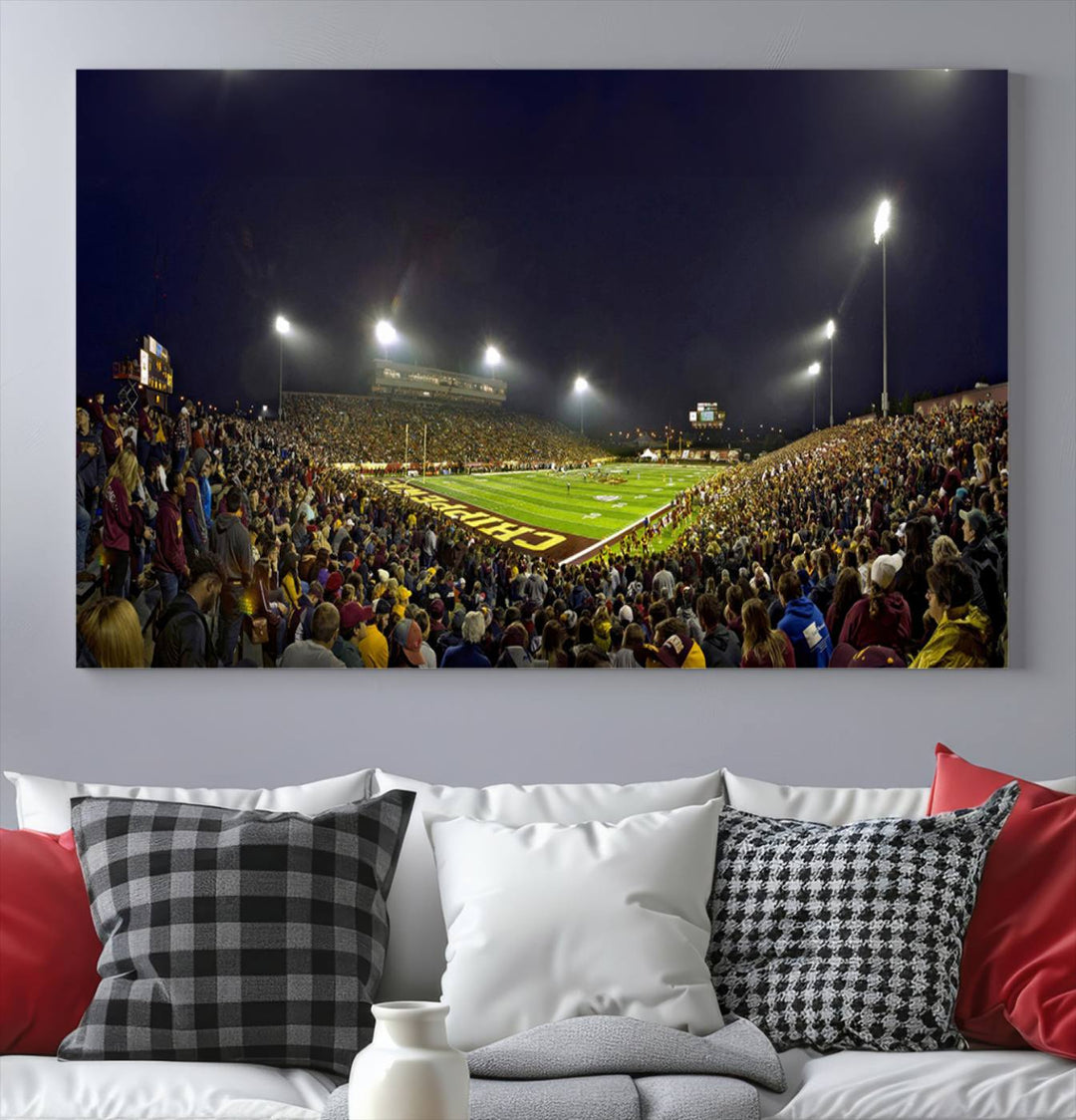 Central Michigan University Chippewas Football Team Print - Mount Pleasant Kelly/Shorts Stadium Wall Art Canvas Print