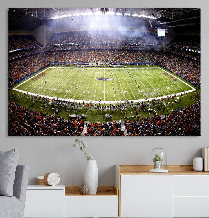 The University of Texas at San Antonio Roadrunners Football Team Print - San Antonio Alamodome Wall Art Canvas Print