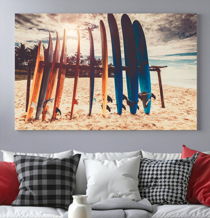 Tablas de surf coloridas y lienzo al atardecer Impresión de arte de pared Lienzo extra grande Arte deportivo inspirador Arte de lienzo de playa Arte de pared de múltiples paneles