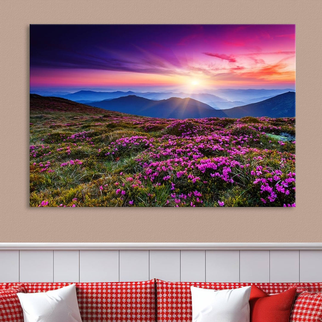 Impression sur toile de paysage d'art mural, fleurs violettes et montagnes derrière au coucher du soleil