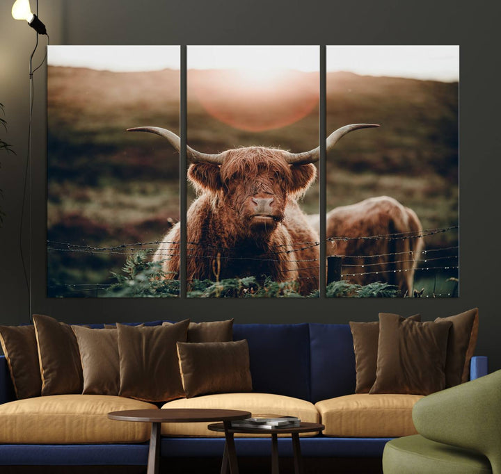 Lienzo de vaca de las tierras altas al amanecer, decoración del hogar, varios paneles, lienzo enmarcado listo para colgar, obras de arte para pared dividida, sala de estar, fotografía artística, decoración de pared