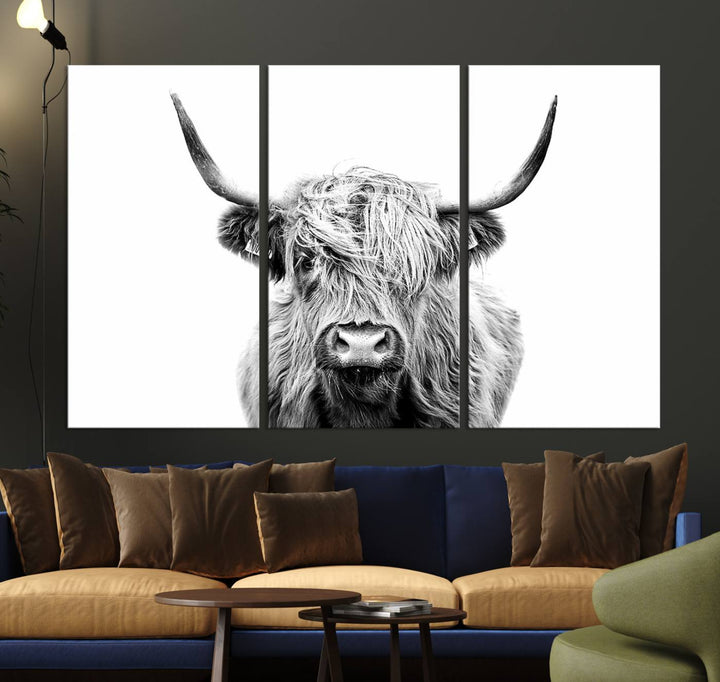 Lienzo de vaca de las Tierras Altas, arte de pared, decoración de granja, vaca, impresión en blanco y negro, decoración de pared rústica, pintura de animales, pared de vaca escocesa