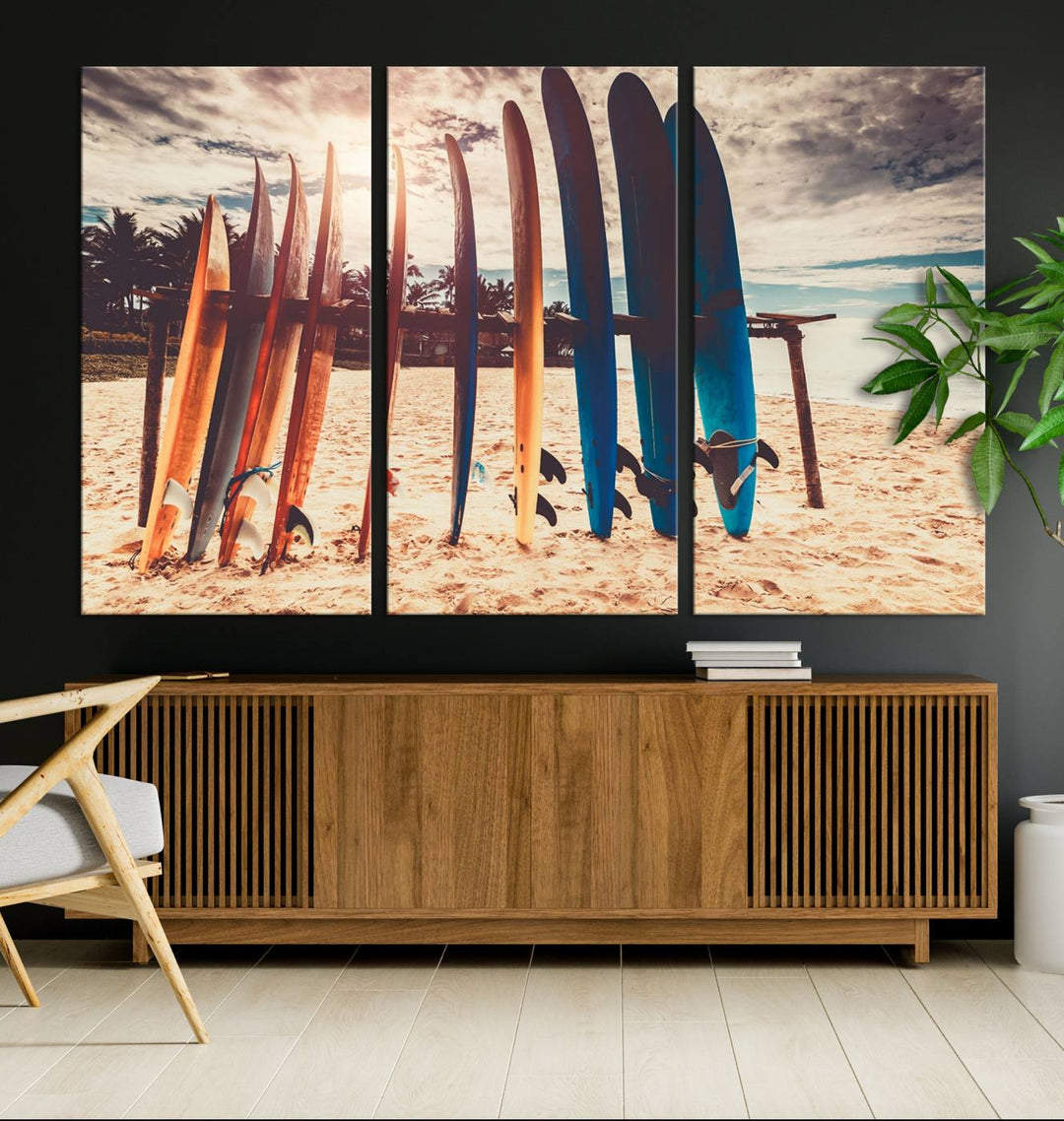 Tablas de surf coloridas y lienzo al atardecer Impresión de arte de pared Lienzo extra grande Arte deportivo inspirador Arte de lienzo de playa Arte de pared de múltiples paneles