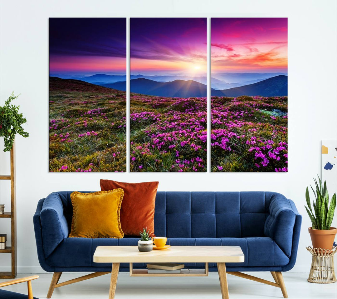 Impression sur toile de paysage d'art mural, fleurs violettes et montagnes derrière au coucher du soleil