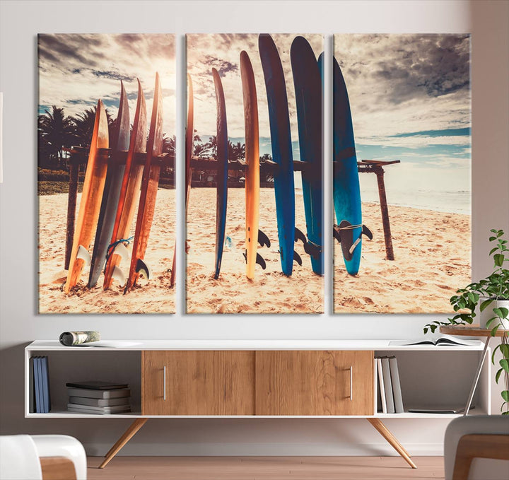 Tablas de surf coloridas y lienzo al atardecer Impresión de arte de pared Lienzo extra grande Arte deportivo inspirador Arte de lienzo de playa Arte de pared de múltiples paneles