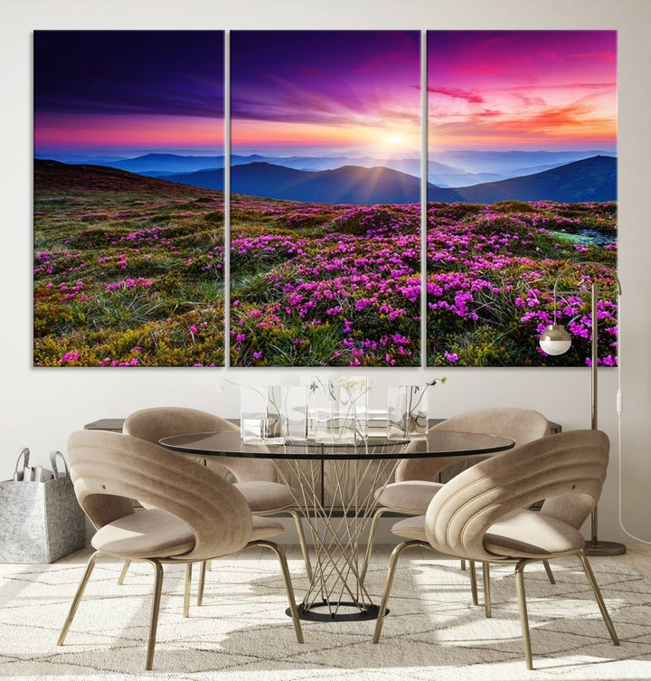 Impression sur toile de paysage d'art mural, fleurs violettes et montagnes derrière au coucher du soleil