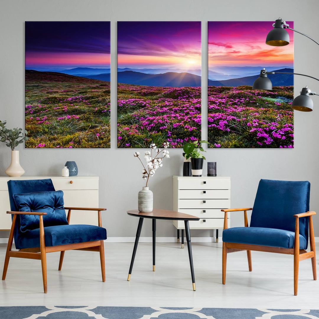 Impression sur toile de paysage d'art mural, fleurs violettes et montagnes derrière au coucher du soleil