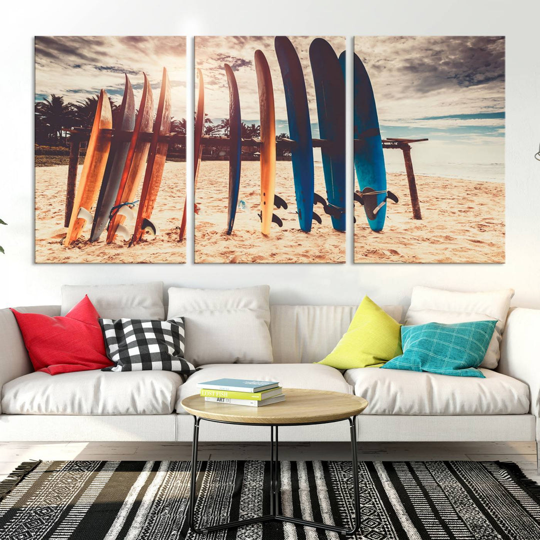 Tablas de surf coloridas y lienzo al atardecer Impresión de arte de pared Lienzo extra grande Arte deportivo inspirador Arte de lienzo de playa Arte de pared de múltiples paneles