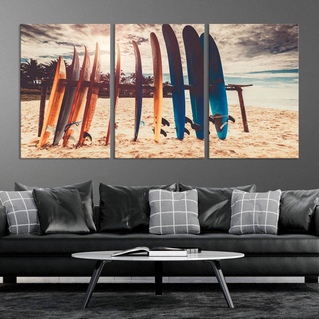 Tablas de surf coloridas y lienzo al atardecer Impresión de arte de pared Lienzo extra grande Arte deportivo inspirador Arte de lienzo de playa Arte de pared de múltiples paneles