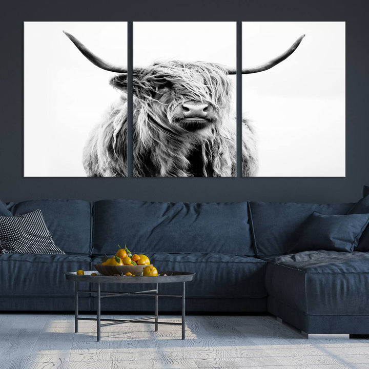 Lienzo de vaca de las Tierras Altas, arte de pared, decoración de granja, vaca, impresión en blanco y negro, decoración de pared rústica, pintura de animales, pared de vaca escocesa