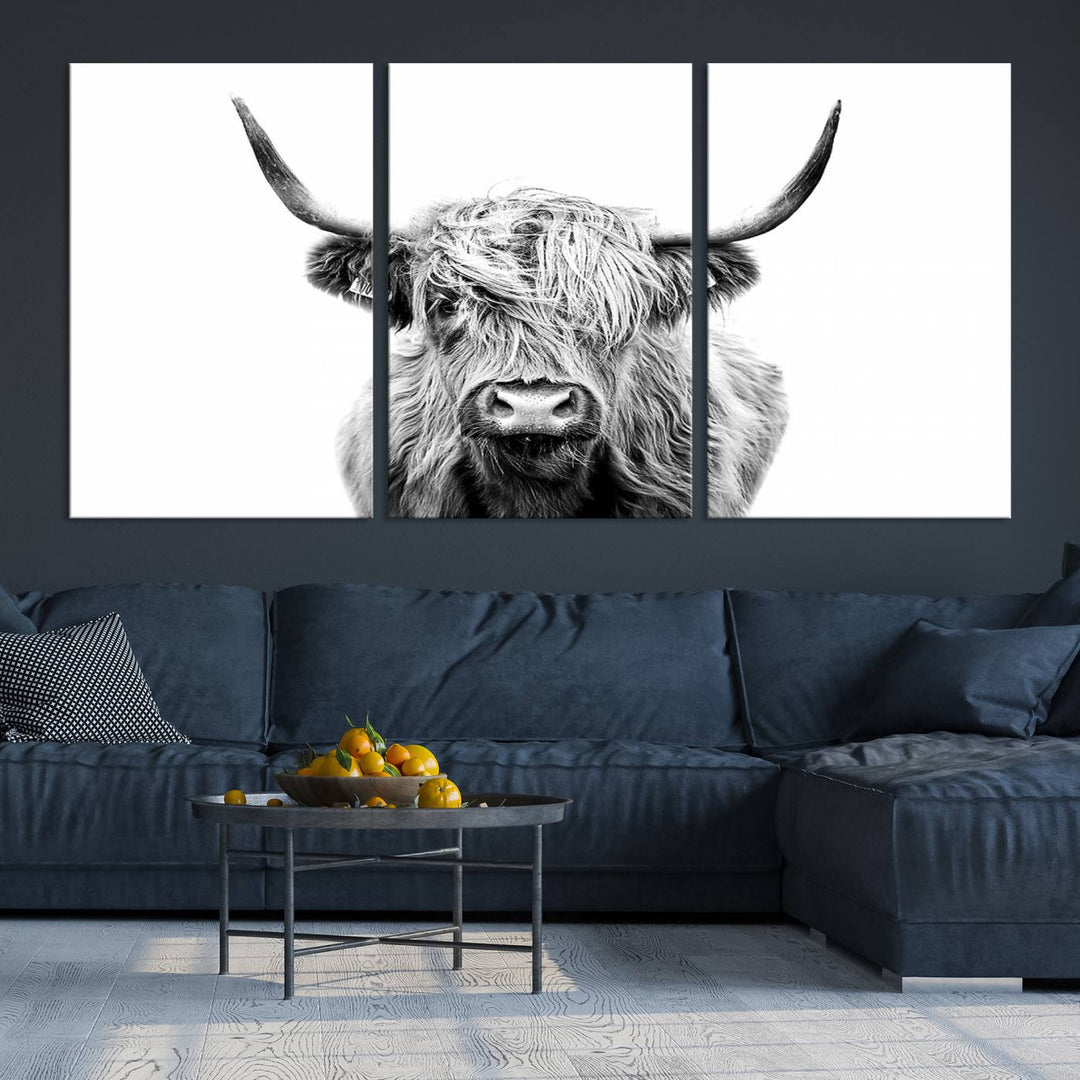 Lienzo de vaca de las Tierras Altas, arte de pared, decoración de granja, vaca, impresión en blanco y negro, decoración de pared rústica, pintura de animales, pared de vaca escocesa