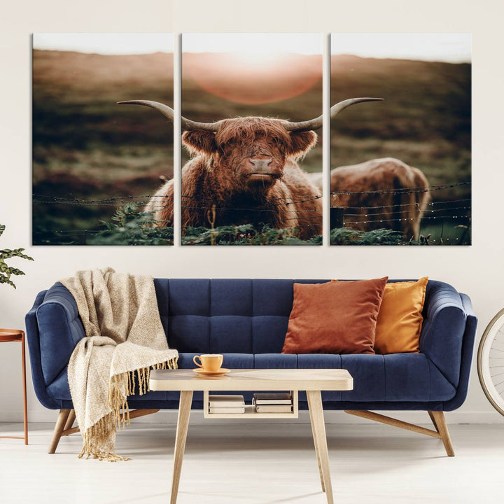 Lienzo de vaca de las tierras altas al amanecer, decoración del hogar, varios paneles, lienzo enmarcado listo para colgar, obras de arte para pared dividida, sala de estar, fotografía artística, decoración de pared