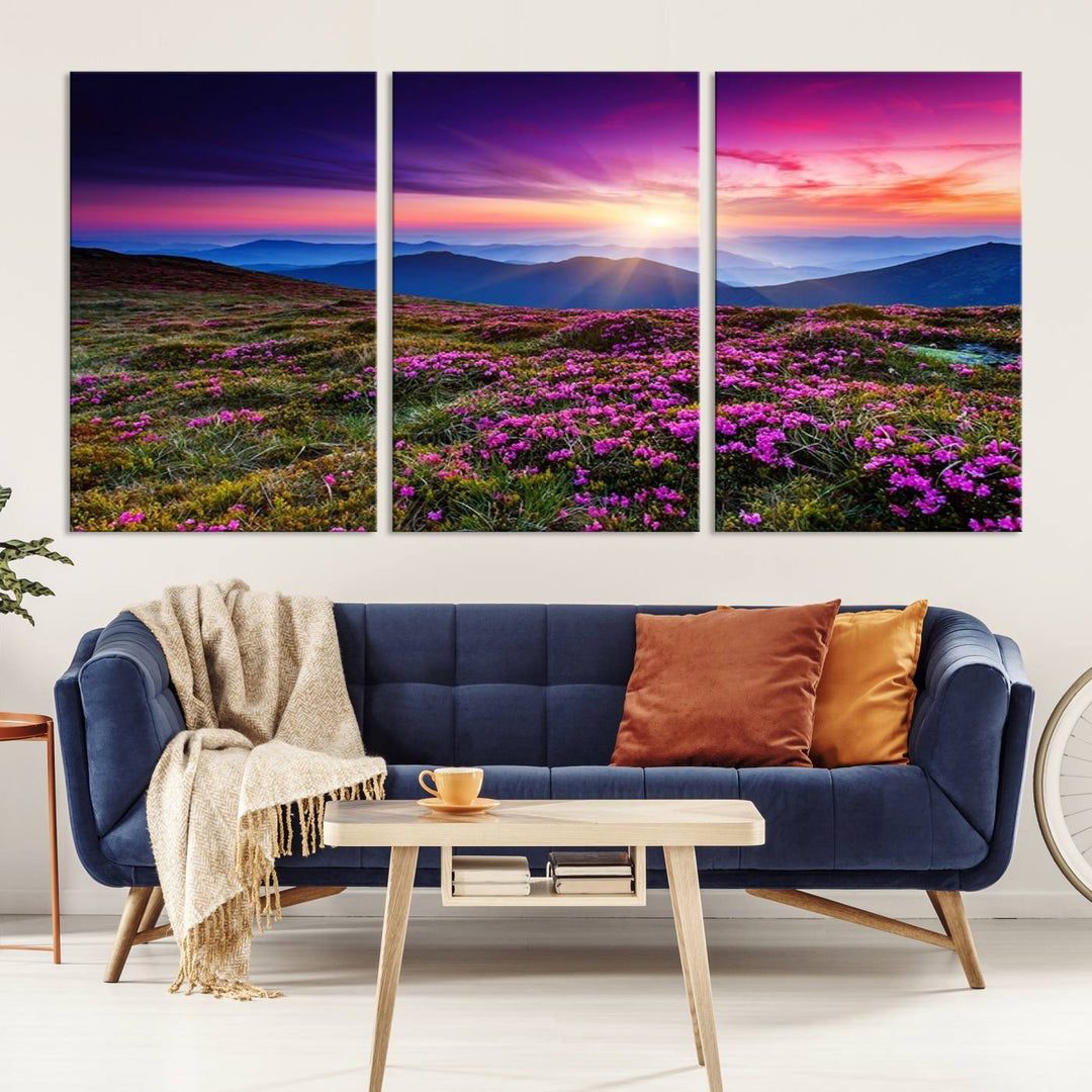 Impression sur toile de paysage d'art mural, fleurs violettes et montagnes derrière au coucher du soleil