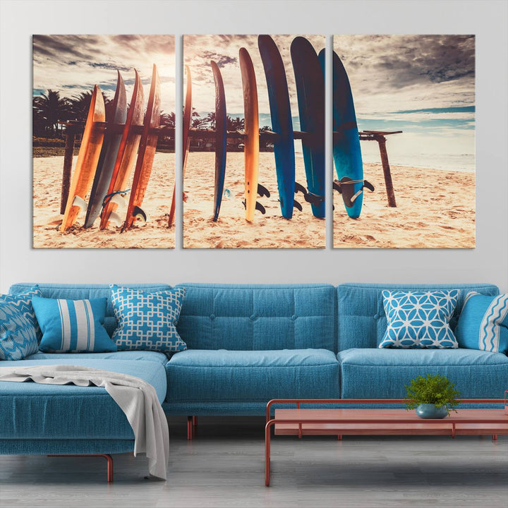 Tablas de surf coloridas y lienzo al atardecer Impresión de arte de pared Lienzo extra grande Arte deportivo inspirador Arte de lienzo de playa Arte de pared de múltiples paneles