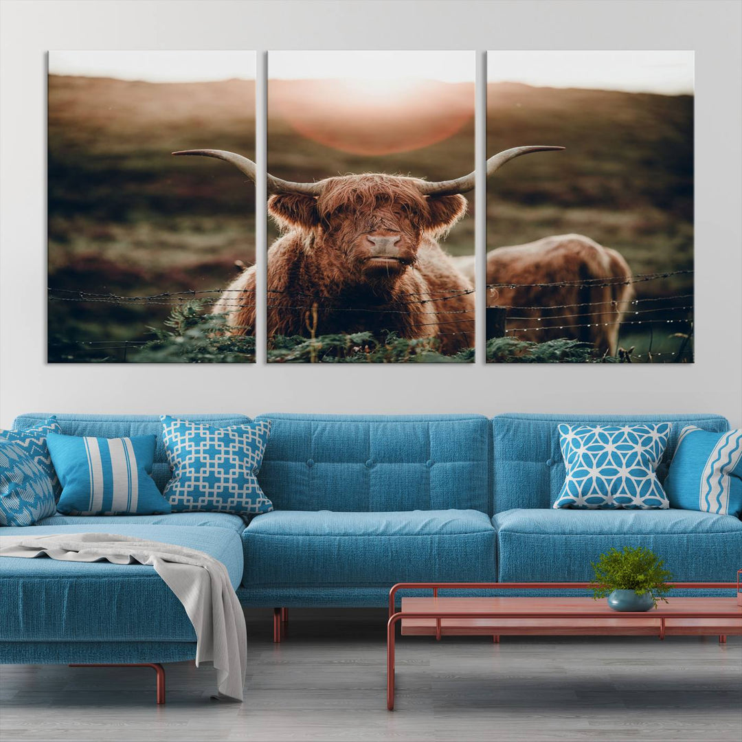 Lienzo de vaca de las tierras altas al amanecer, decoración del hogar, varios paneles, lienzo enmarcado listo para colgar, obras de arte para pared dividida, sala de estar, fotografía artística, decoración de pared