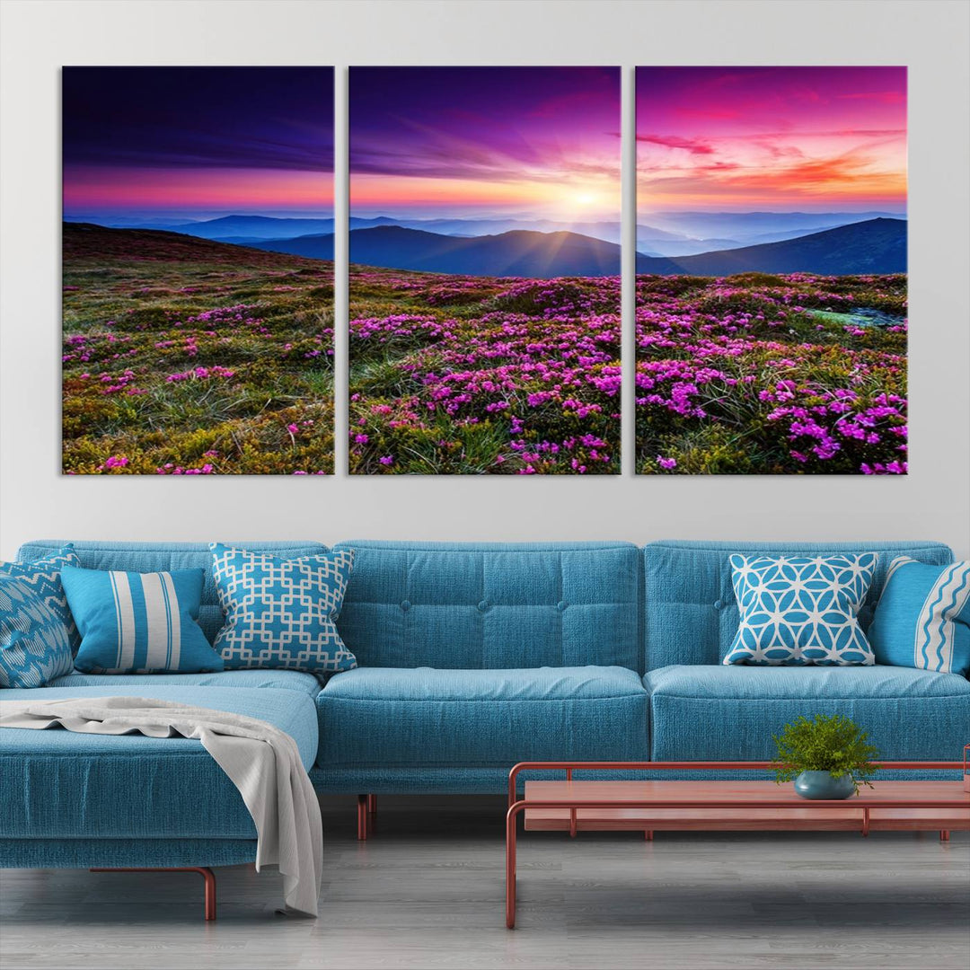 Impression sur toile de paysage d'art mural, fleurs violettes et montagnes derrière au coucher du soleil