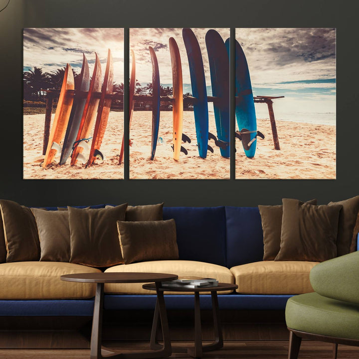 Tablas de surf coloridas y lienzo al atardecer Impresión de arte de pared Lienzo extra grande Arte deportivo inspirador Arte de lienzo de playa Arte de pared de múltiples paneles