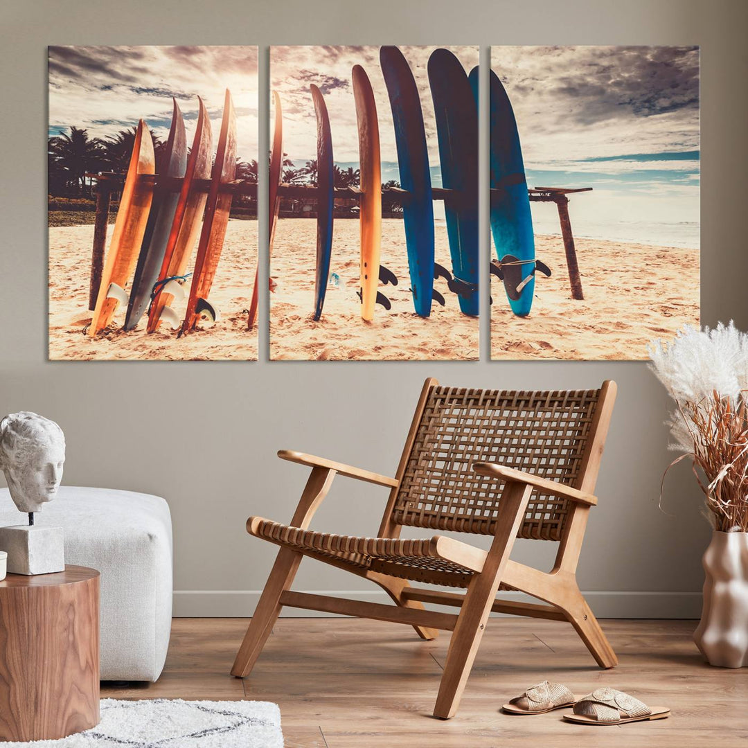 Tablas de surf coloridas y lienzo al atardecer Impresión de arte de pared Lienzo extra grande Arte deportivo inspirador Arte de lienzo de playa Arte de pared de múltiples paneles