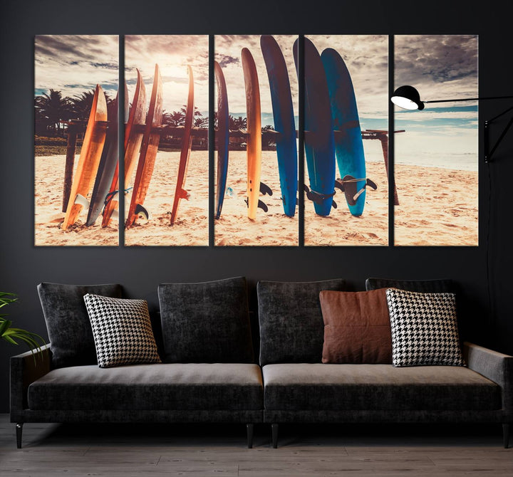 Tablas de surf coloridas y lienzo al atardecer Impresión de arte de pared Lienzo extra grande Arte deportivo inspirador Arte de lienzo de playa Arte de pared de múltiples paneles