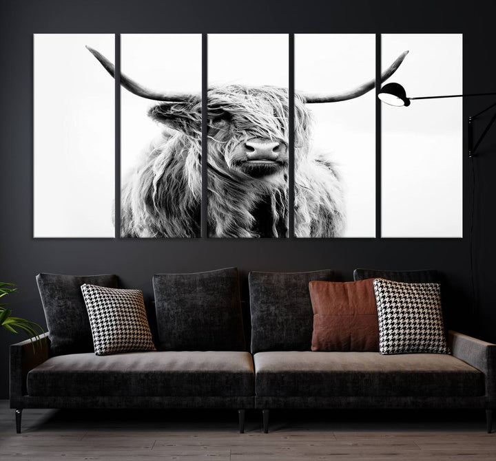 Lienzo de vaca de las Tierras Altas, arte de pared, decoración de granja, vaca, impresión en blanco y negro, decoración de pared rústica, pintura de animales, pared de vaca escocesa