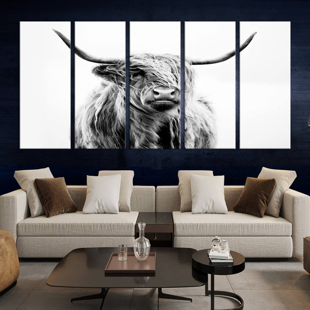 Lienzo de vaca de las Tierras Altas, arte de pared, decoración de granja, vaca, impresión en blanco y negro, decoración de pared rústica, pintura de animales, pared de vaca escocesa