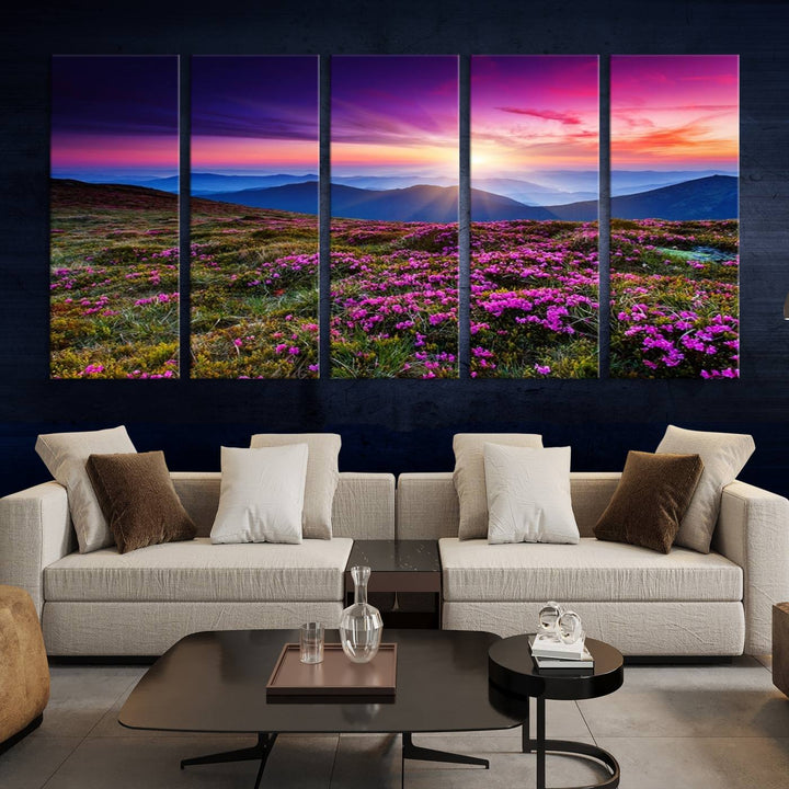 Impression sur toile de paysage d'art mural, fleurs violettes et montagnes derrière au coucher du soleil