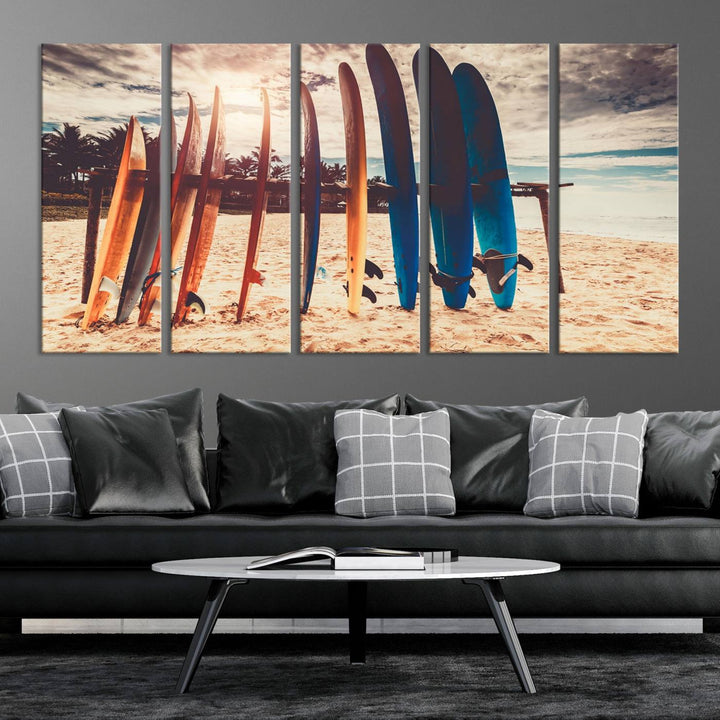 Tablas de surf coloridas y lienzo al atardecer Impresión de arte de pared Lienzo extra grande Arte deportivo inspirador Arte de lienzo de playa Arte de pared de múltiples paneles