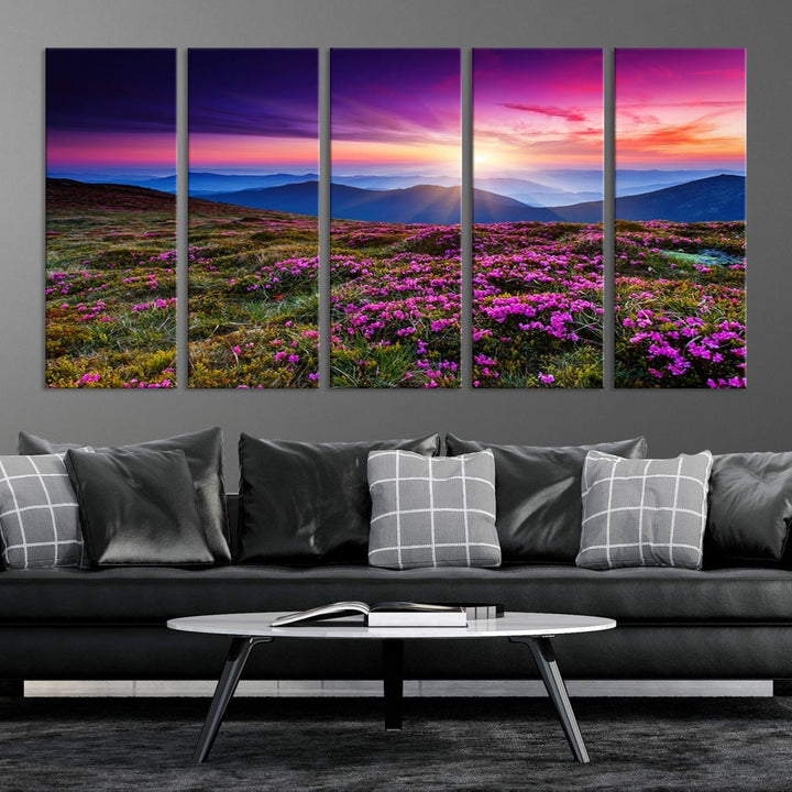 Impression sur toile de paysage d'art mural, fleurs violettes et montagnes derrière au coucher du soleil