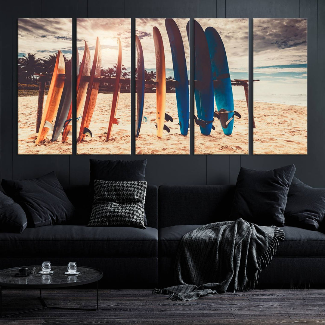 Tablas de surf coloridas y lienzo al atardecer Impresión de arte de pared Lienzo extra grande Arte deportivo inspirador Arte de lienzo de playa Arte de pared de múltiples paneles