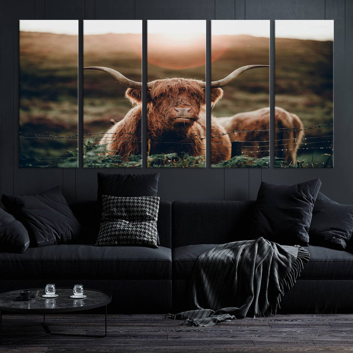 Lienzo de vaca de las tierras altas al amanecer, decoración del hogar, varios paneles, lienzo enmarcado listo para colgar, obras de arte para pared dividida, sala de estar, fotografía artística, decoración de pared