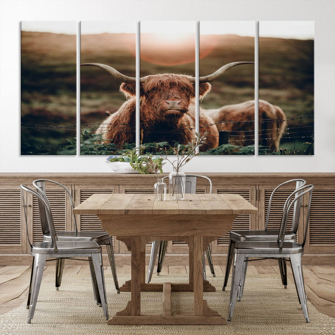 Lienzo de vaca de las tierras altas al amanecer, decoración del hogar, varios paneles, lienzo enmarcado listo para colgar, obras de arte para pared dividida, sala de estar, fotografía artística, decoración de pared