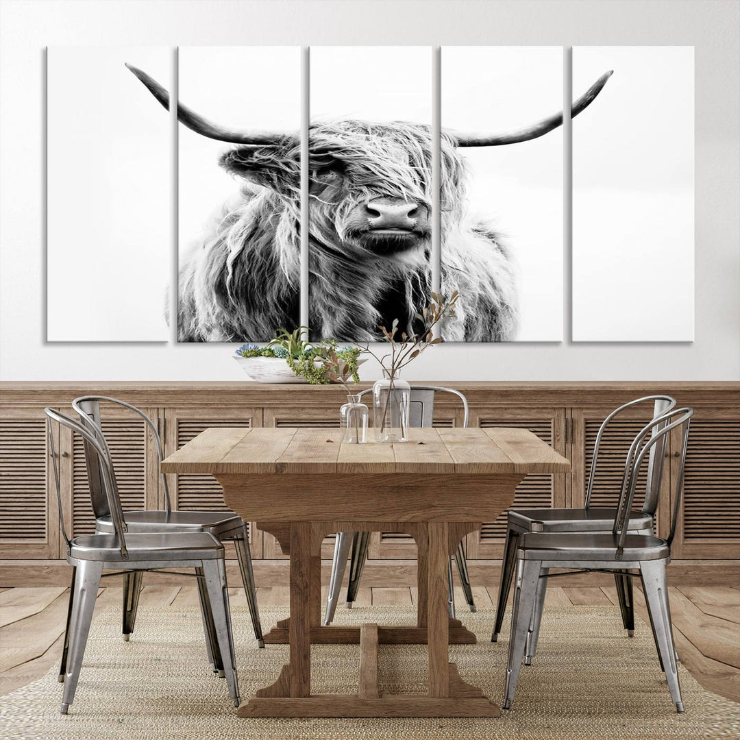 Lienzo de vaca de las Tierras Altas, arte de pared, decoración de granja, vaca, impresión en blanco y negro, decoración de pared rústica, pintura de animales, pared de vaca escocesa