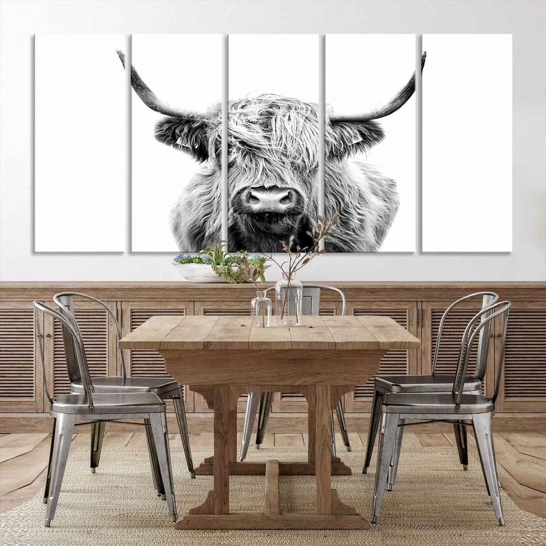 Lienzo de vaca de las Tierras Altas, arte de pared, decoración de granja, vaca, impresión en blanco y negro, decoración de pared rústica, pintura de animales, pared de vaca escocesa