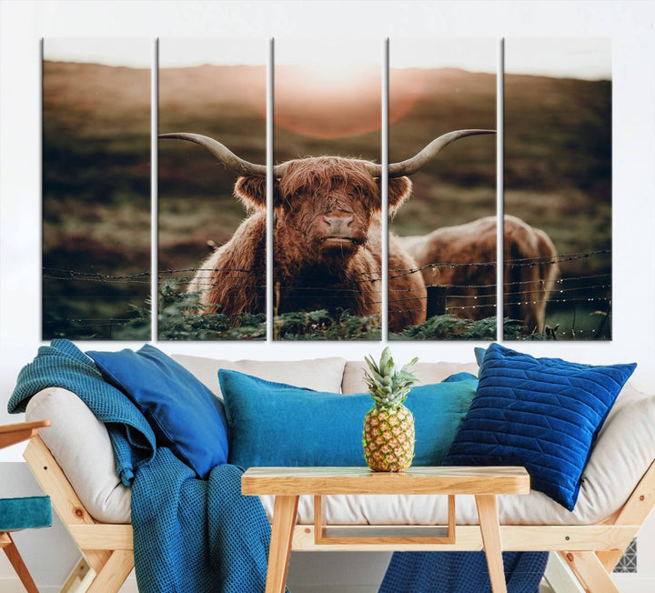 Lienzo de vaca de las tierras altas al amanecer, decoración del hogar, varios paneles, lienzo enmarcado listo para colgar, obras de arte para pared dividida, sala de estar, fotografía artística, decoración de pared