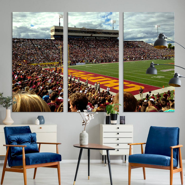 Central Michigan University Chippewas Football Team Print - Mount Pleasant Kelly/Shorts Stadium Wall Art Canvas Print