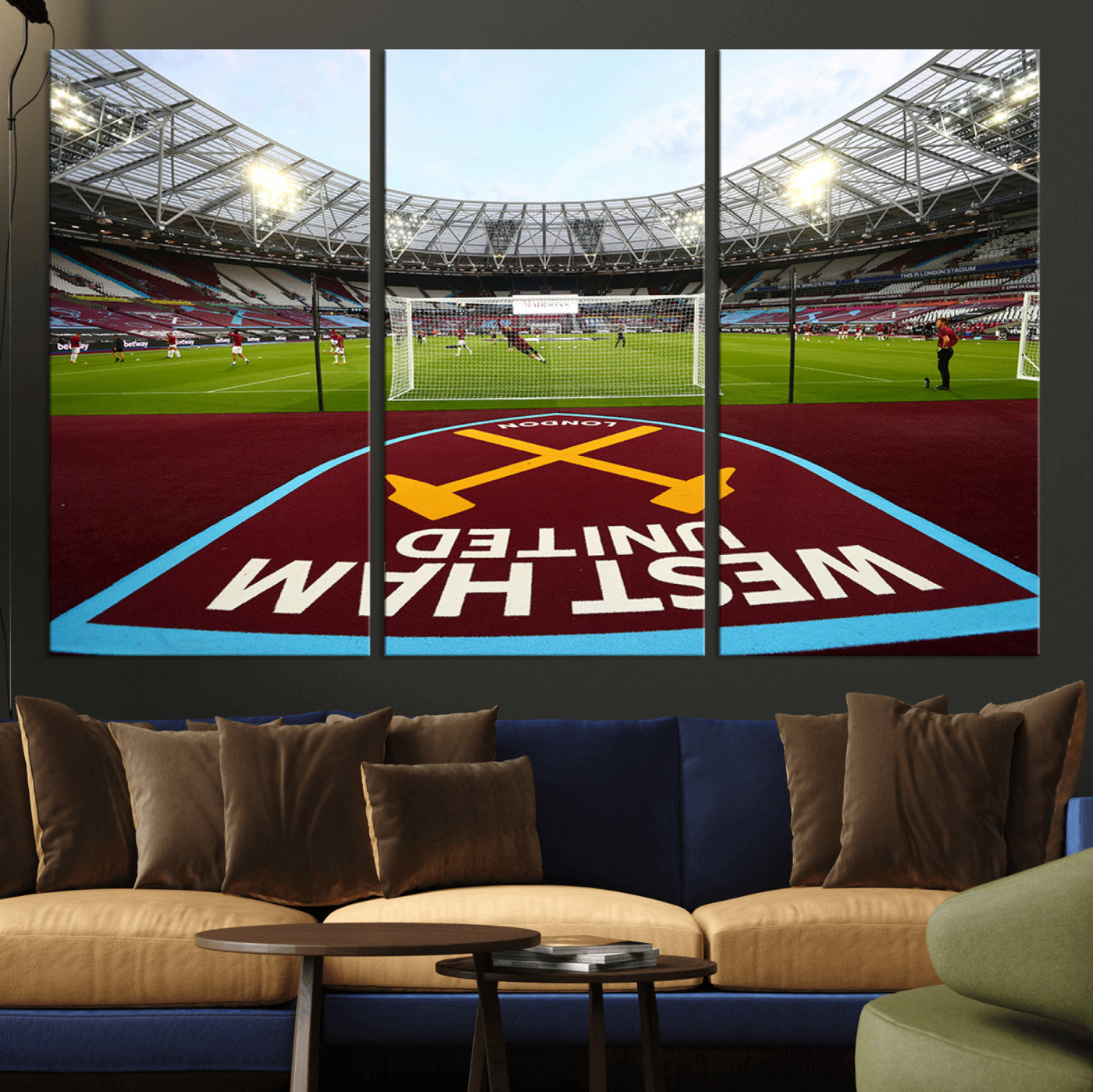 -West Ham United FC Stadium Canvas Wall Art – London Stadium Football Print – Premier League Team