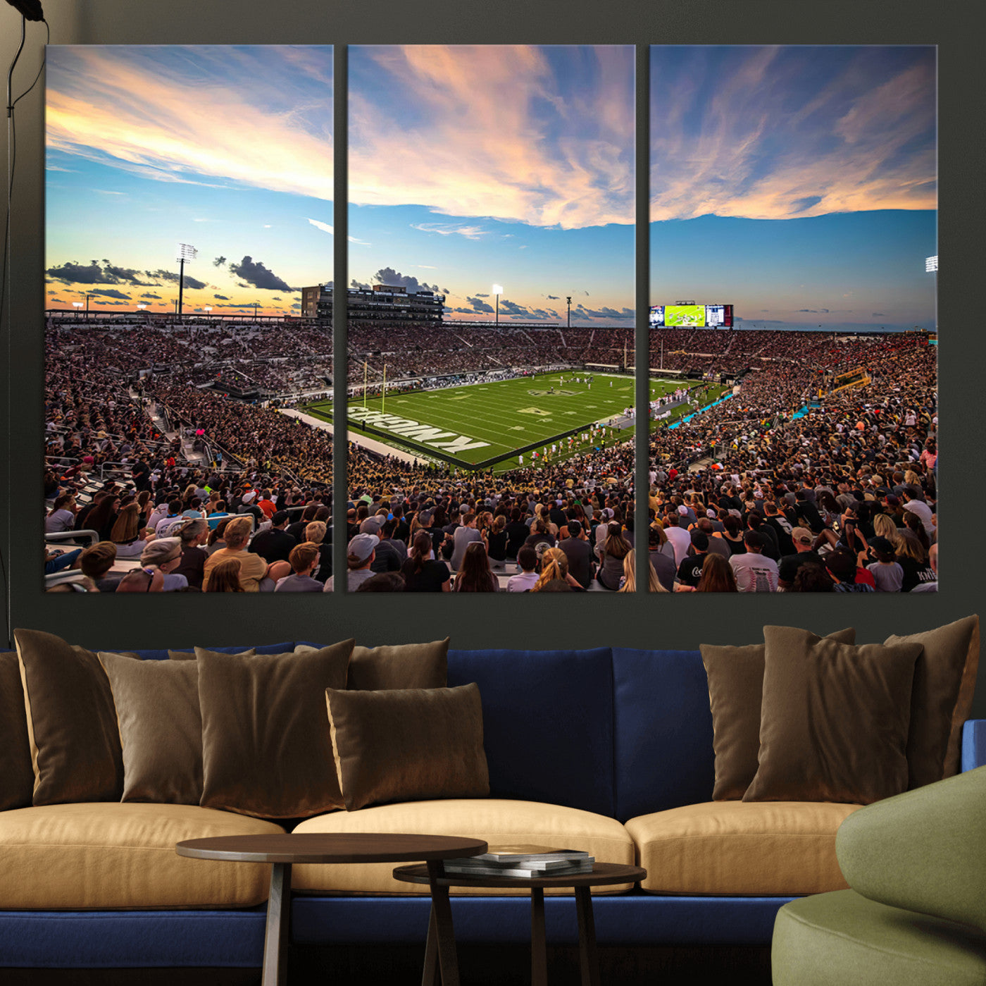 MGV-CV-48X32-3P - UCF Knights Football Team Print - Orlando FBC Mortgage Stadium Wall Art Canvas Print