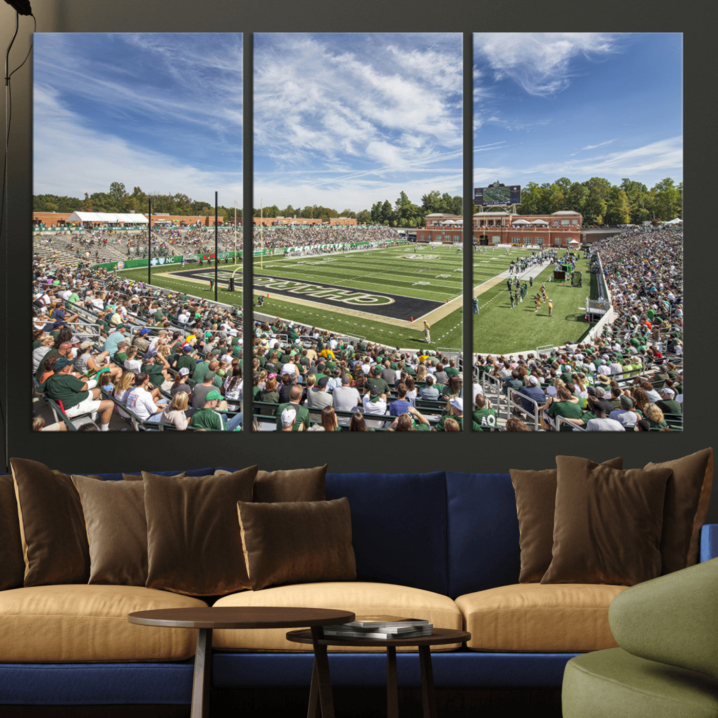 67799-MGV-CV-36X24-University of Charlotte 49ers Football Team Print - Charlotte Jerry Richardson Stadium Canvas Print