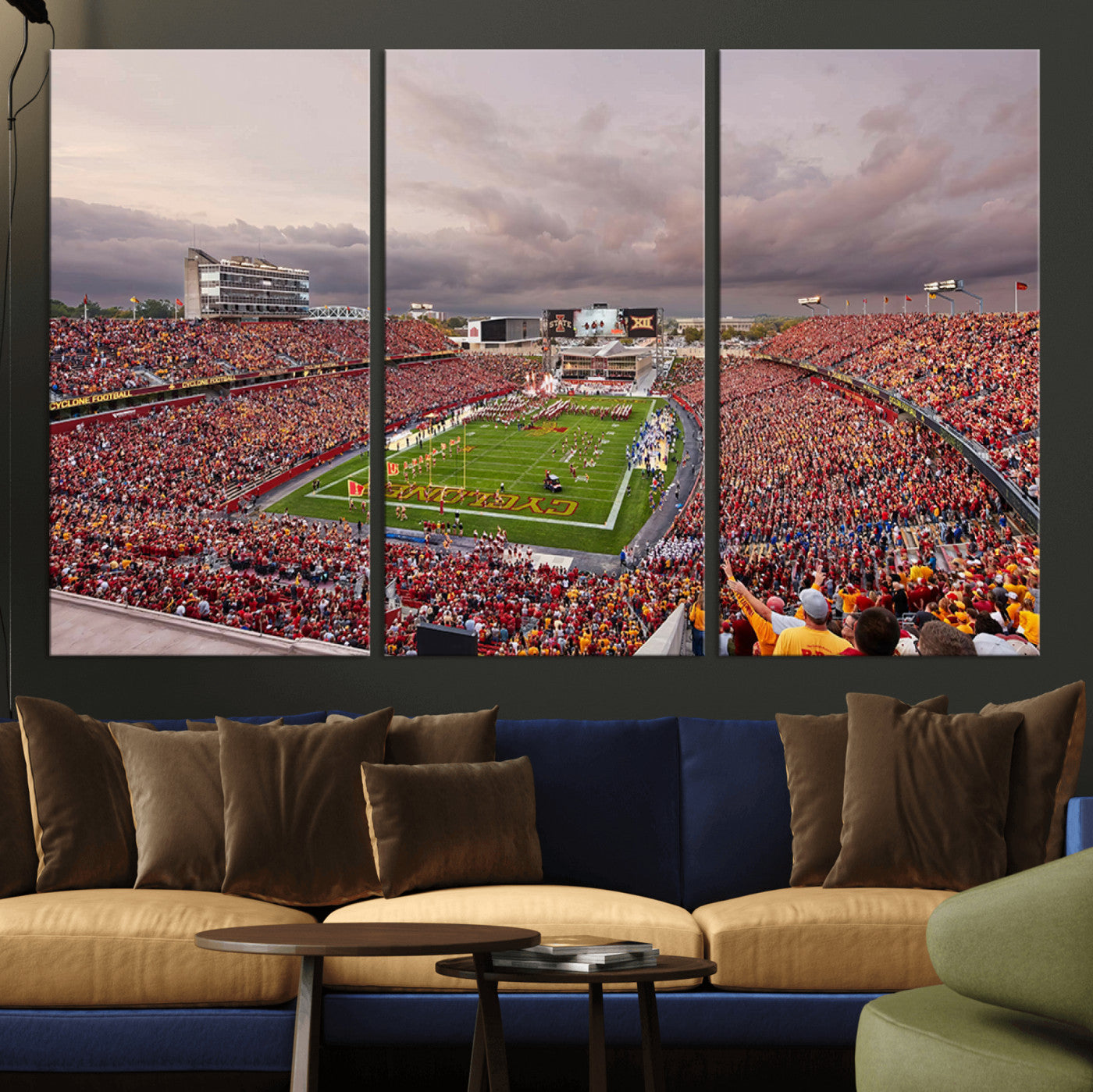 50373-MGV-CV-36X24-Iowa State University Cyclones Football Team Print - Ames Jack Trice Stadium Wall Art Canvas Print