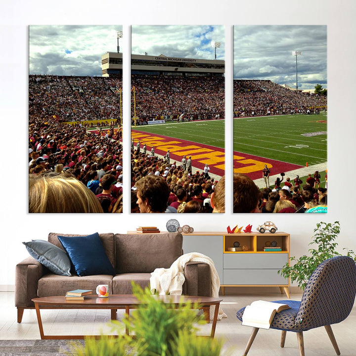 Central Michigan University Chippewas Football Team Print - Mount Pleasant Kelly/Shorts Stadium Wall Art Canvas Print