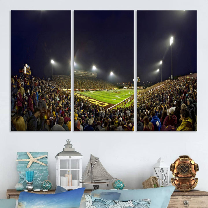 Central Michigan University Chippewas Football Team Print - Mount Pleasant Kelly/Shorts Stadium Wall Art Canvas Print