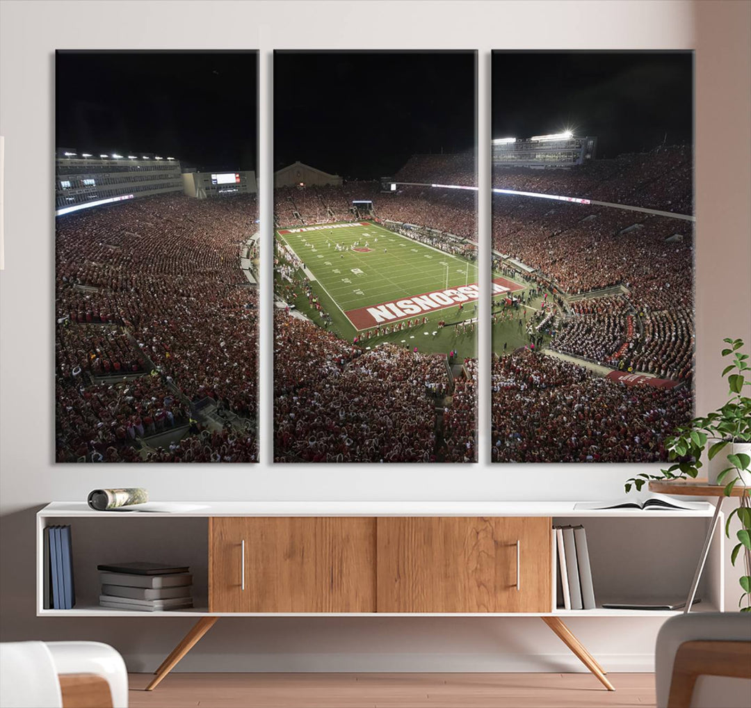 Wisconsin Badgers Football Team Print - Madison Camp Randall Stadium Wall Art Canvas Print