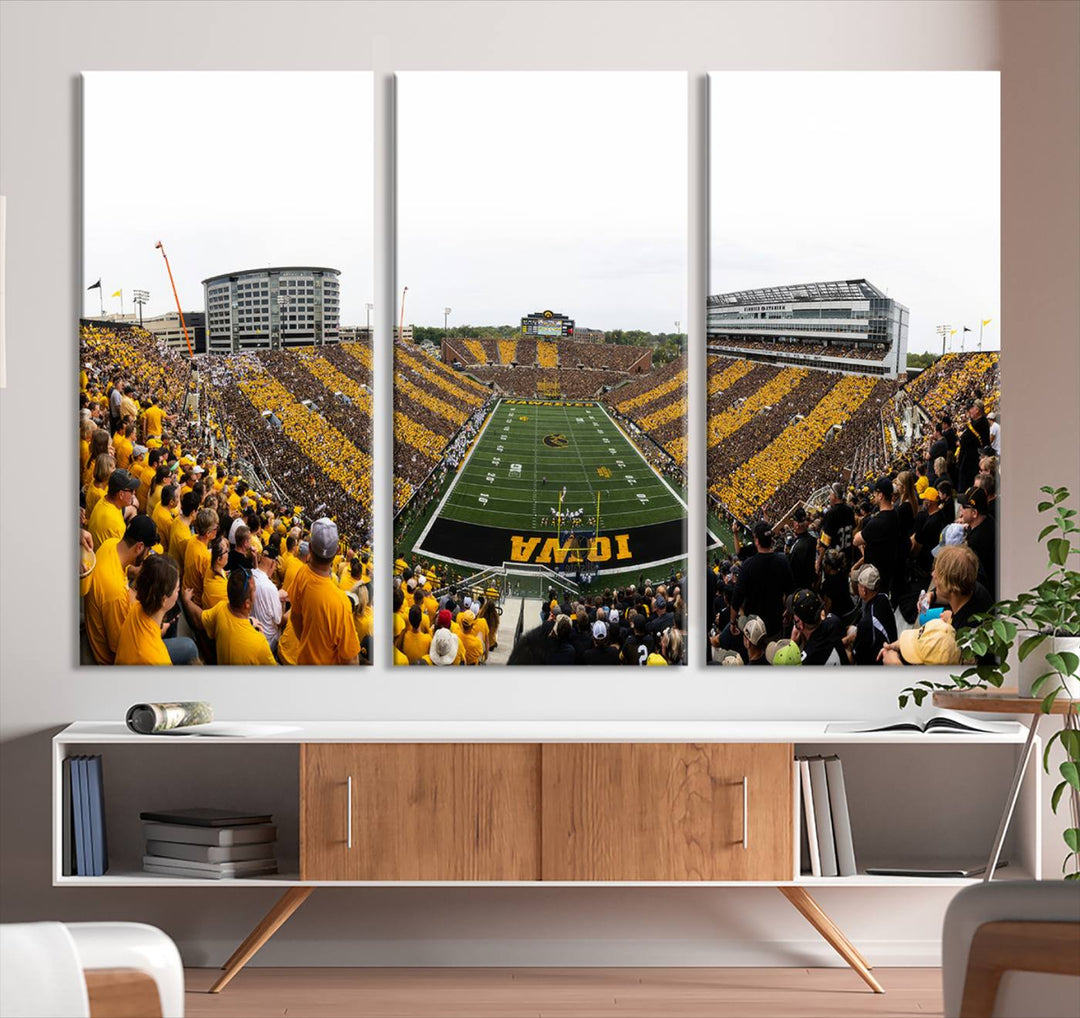 Iowa University Hawkeyes Football Team Print - Iowa City Kinnick Stadium Wall Art Canvas Print