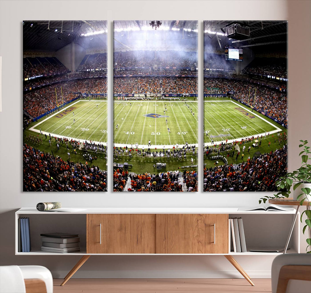 The University of Texas at San Antonio Roadrunners Football Team Print - San Antonio Alamodome Wall Art Canvas Print