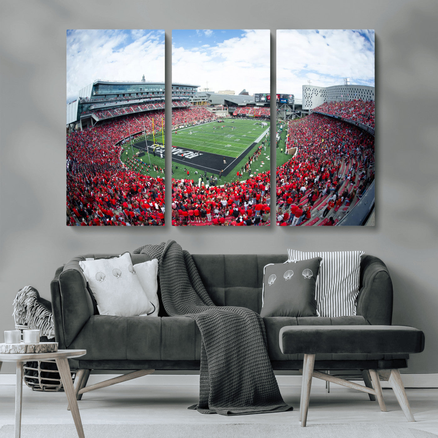 MGV-CV-48X32-3P - Cincinnati Bearcats Football Team Print - Nippert Stadium Wall Art Canvas Print
