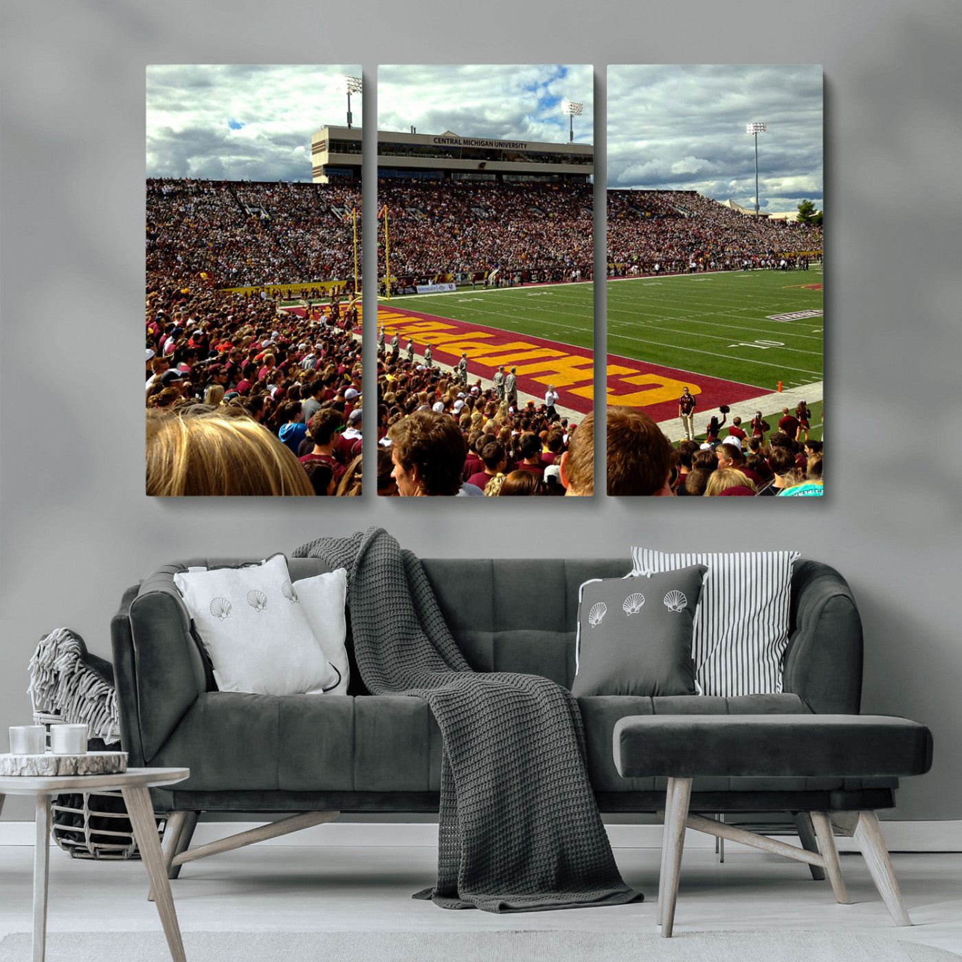 MGV-CV-48X32-3P - Central Michigan University Chippewas Football Team Print - Mount Pleasant Kelly/Shorts Stadium Wall
