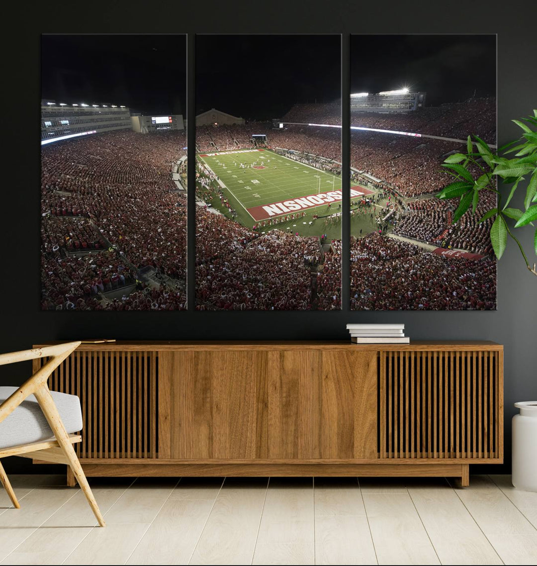 Wisconsin Badgers Football Team Print - Madison Camp Randall Stadium Wall Art Canvas Print