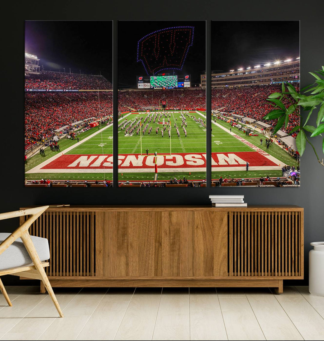 Wisconsin Badgers Football Team Print - Madison Camp Randall Stadium Wall Art Canvas Print