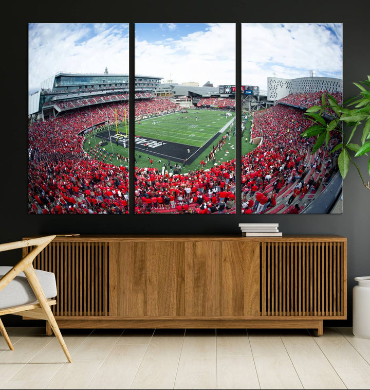 Cincinnati Bearcats Football Team Print - Nippert Stadium Wall Art Canvas Print